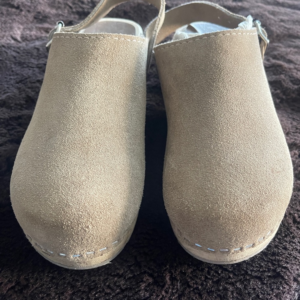 MIA Platform Clogs - Picture 4 of 7